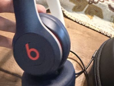 Beats Solo3 Wireless On-Ear Headphones Blue and White with Case