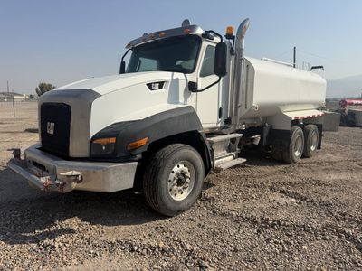 2013 Cat CT660 4000 Water Truck Automatic