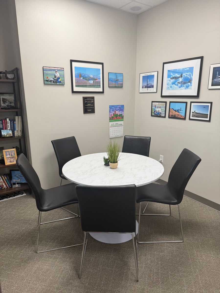 Round Marble White Metal-base Table