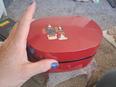 Red Oval Japanese-Style Bento Lunch Box with Divider and Clear Lid
