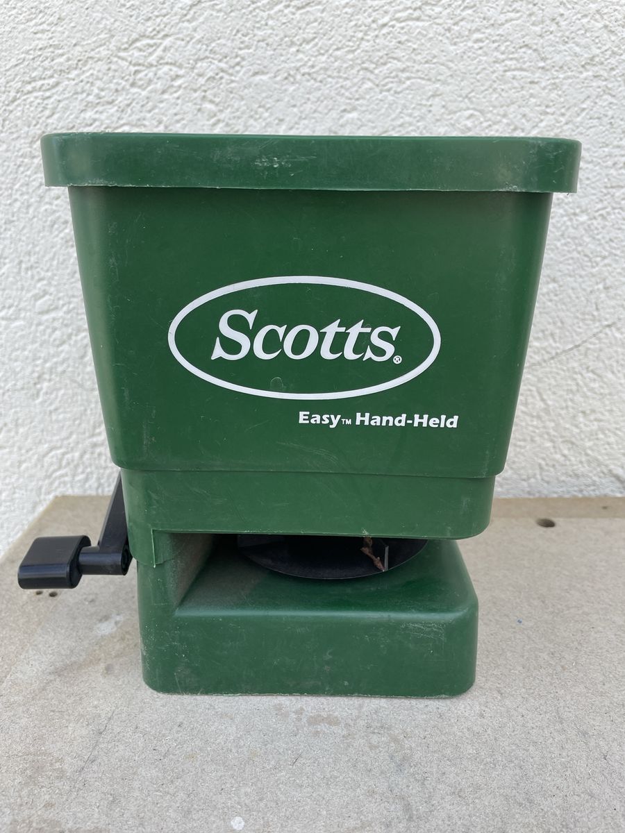 Scott’s Easy Hand-Held Fertilizer Spreader