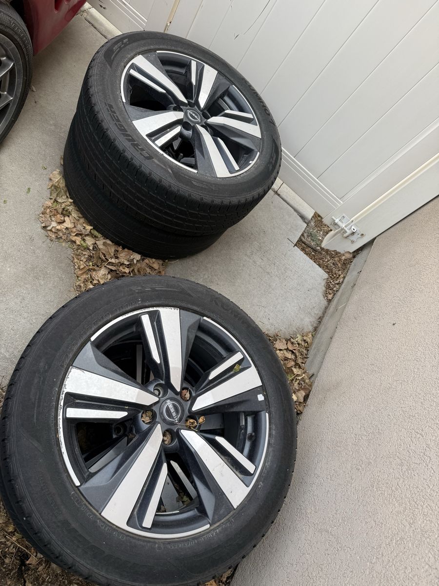 Nissan Rogue 21-26 Rim and tire set