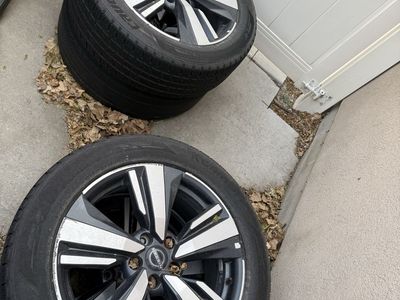 Nissan Rogue 21-26 Rim and tire set