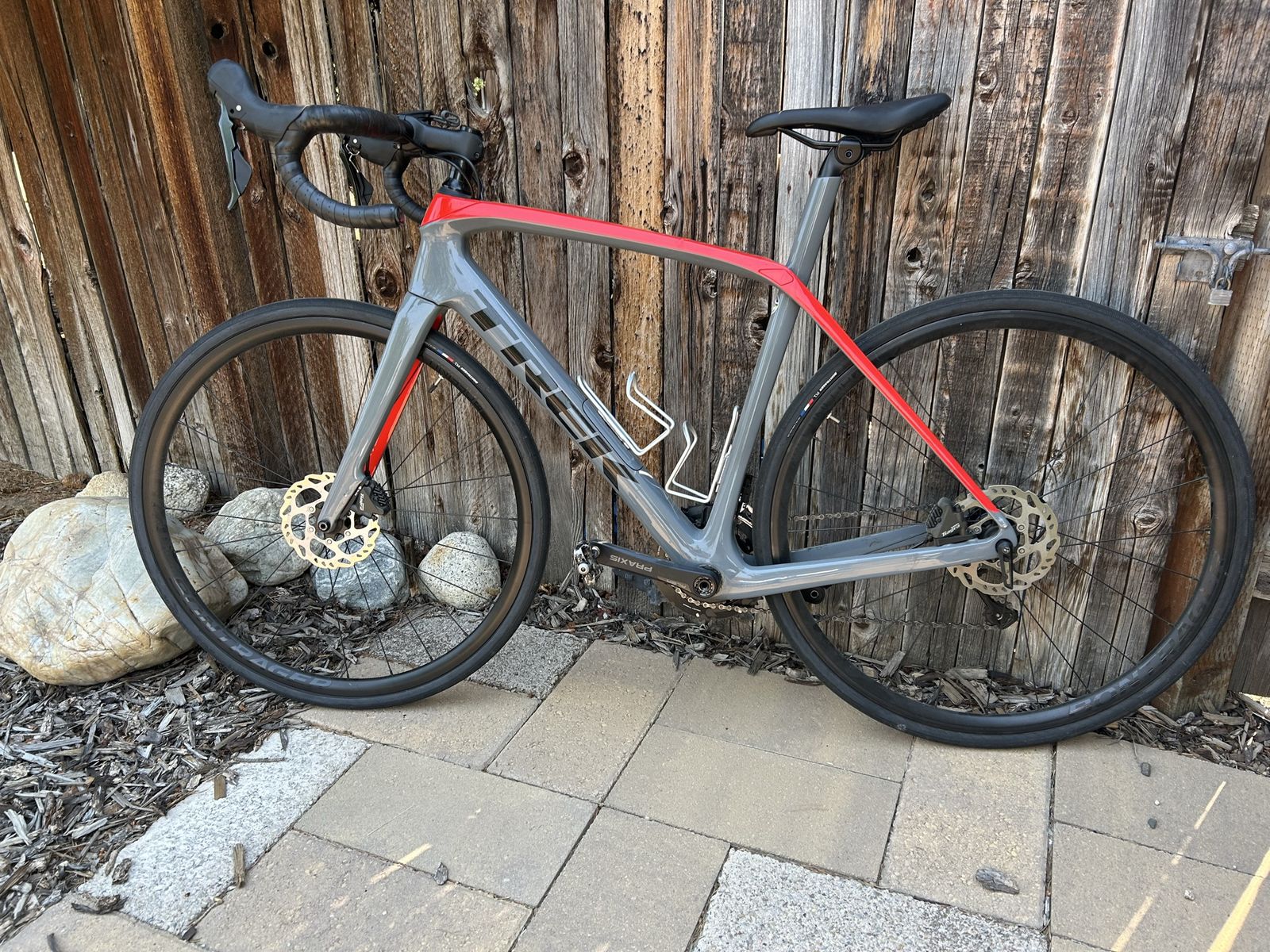 Trek Domane SL 4 Carbon Road Bike - Size 54cm - Red/Grey - Shimano 105 - Disc Brakes
