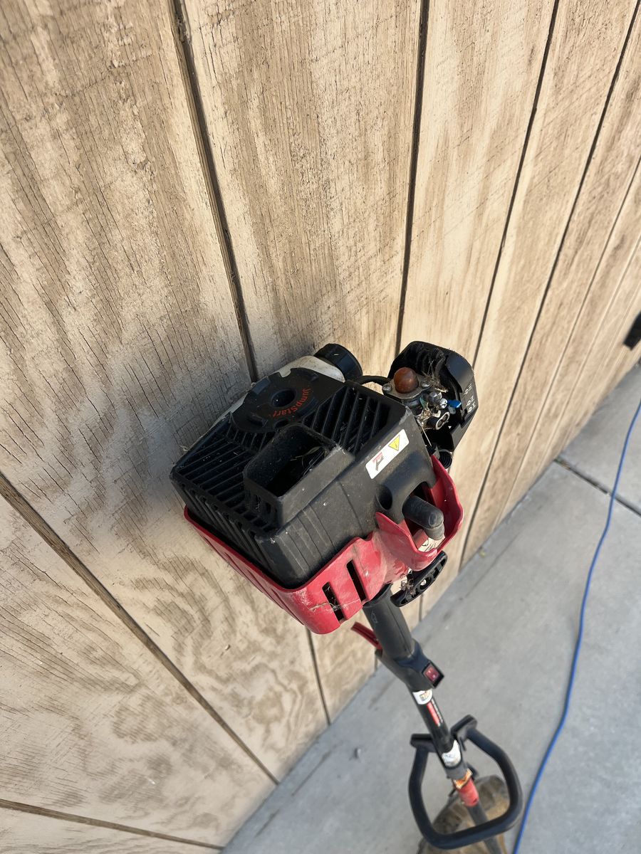 Troy-Bilt JumpStart Gas Powered String Trimmer / Weed Eater
