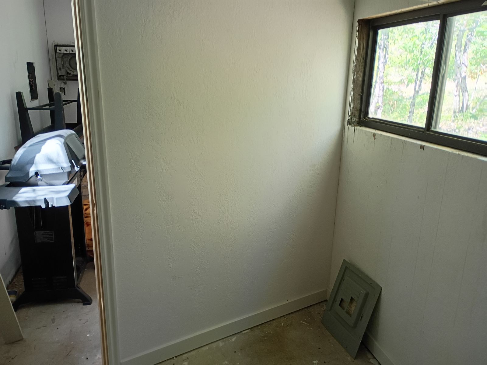 Main image 6