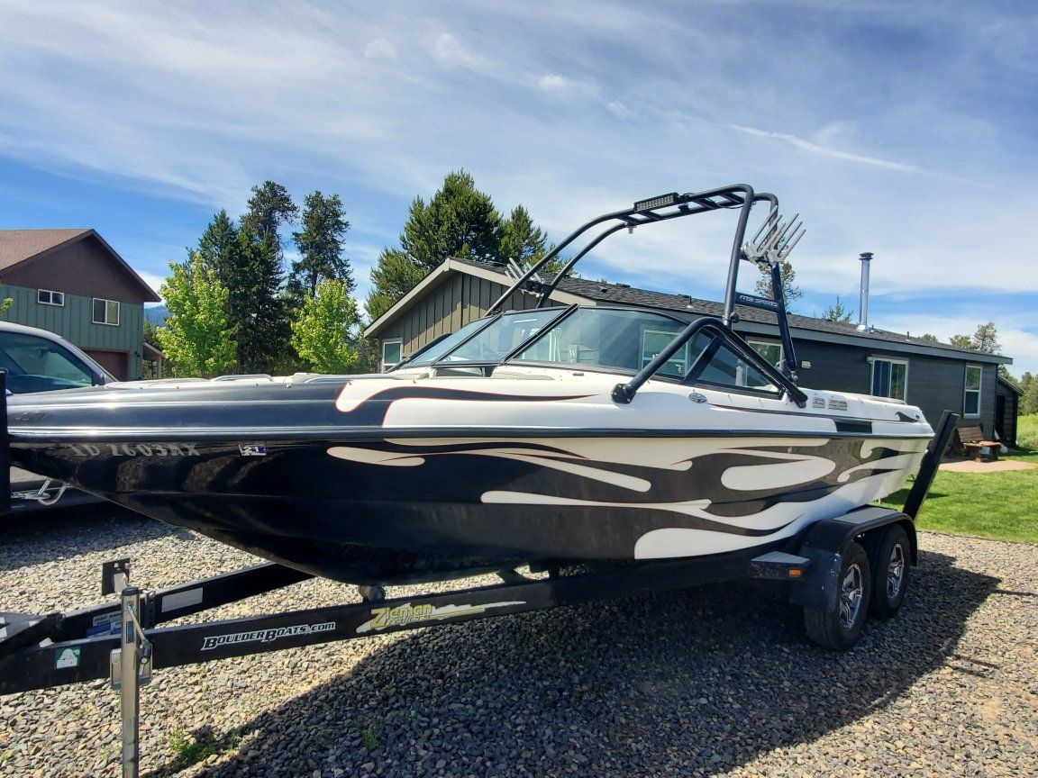 2003 MB B52 Wakeboard Wakesurf Boat