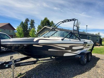 2003 MB B52 Wakeboard Wakesurf Boat