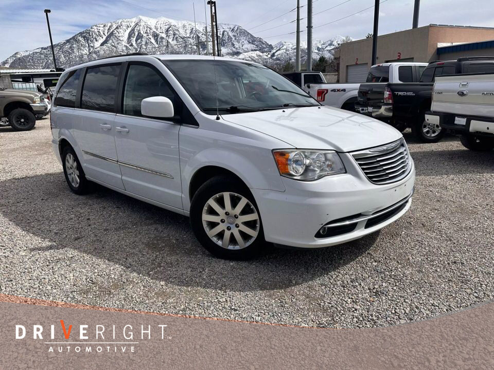 2016 CHRYSLER TOWN AND COUNTRY Touring