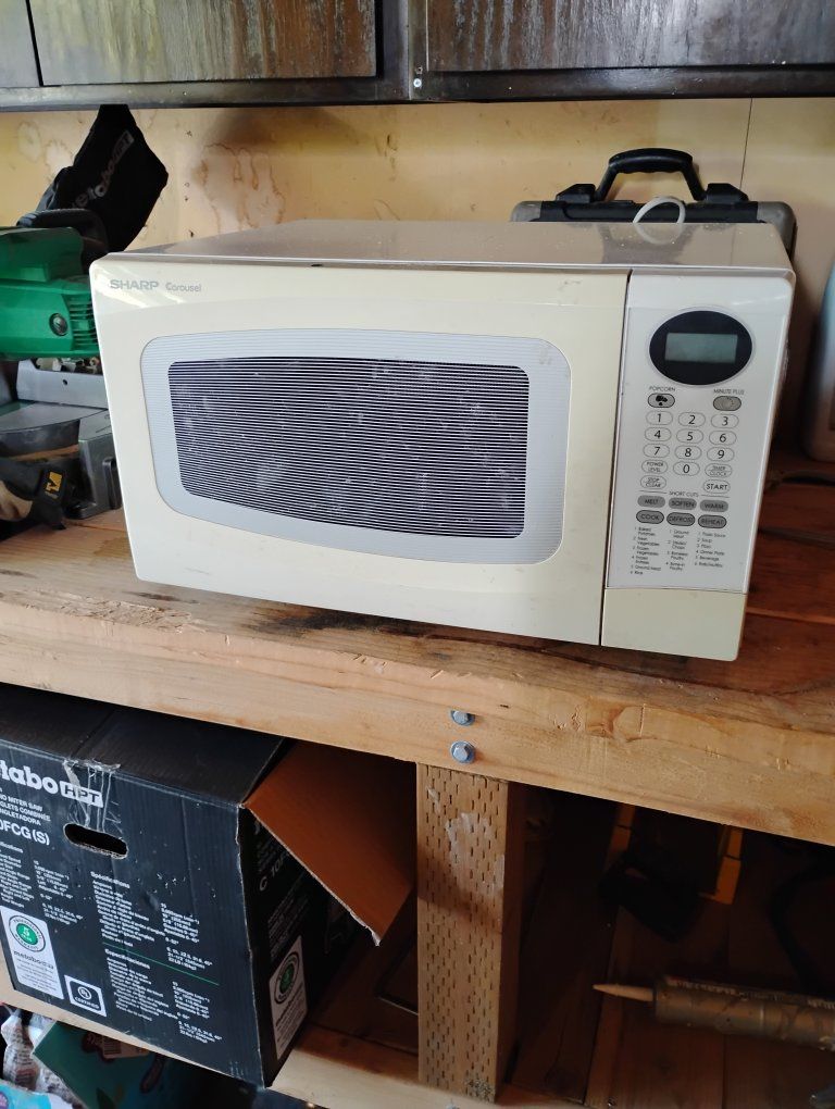 Sharp Carousel Countertop Microwave - White