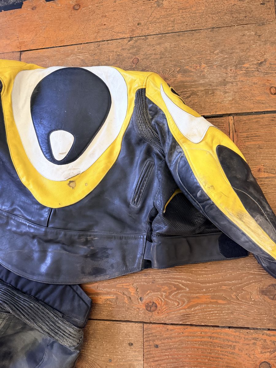 Vanson Race Leathers. Two piece zip together. XXL