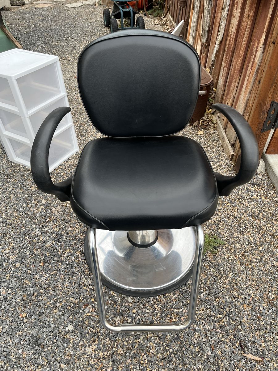 Black Hydraulic Salon Chair - Swivel, Adjustable Height, Styling Barber