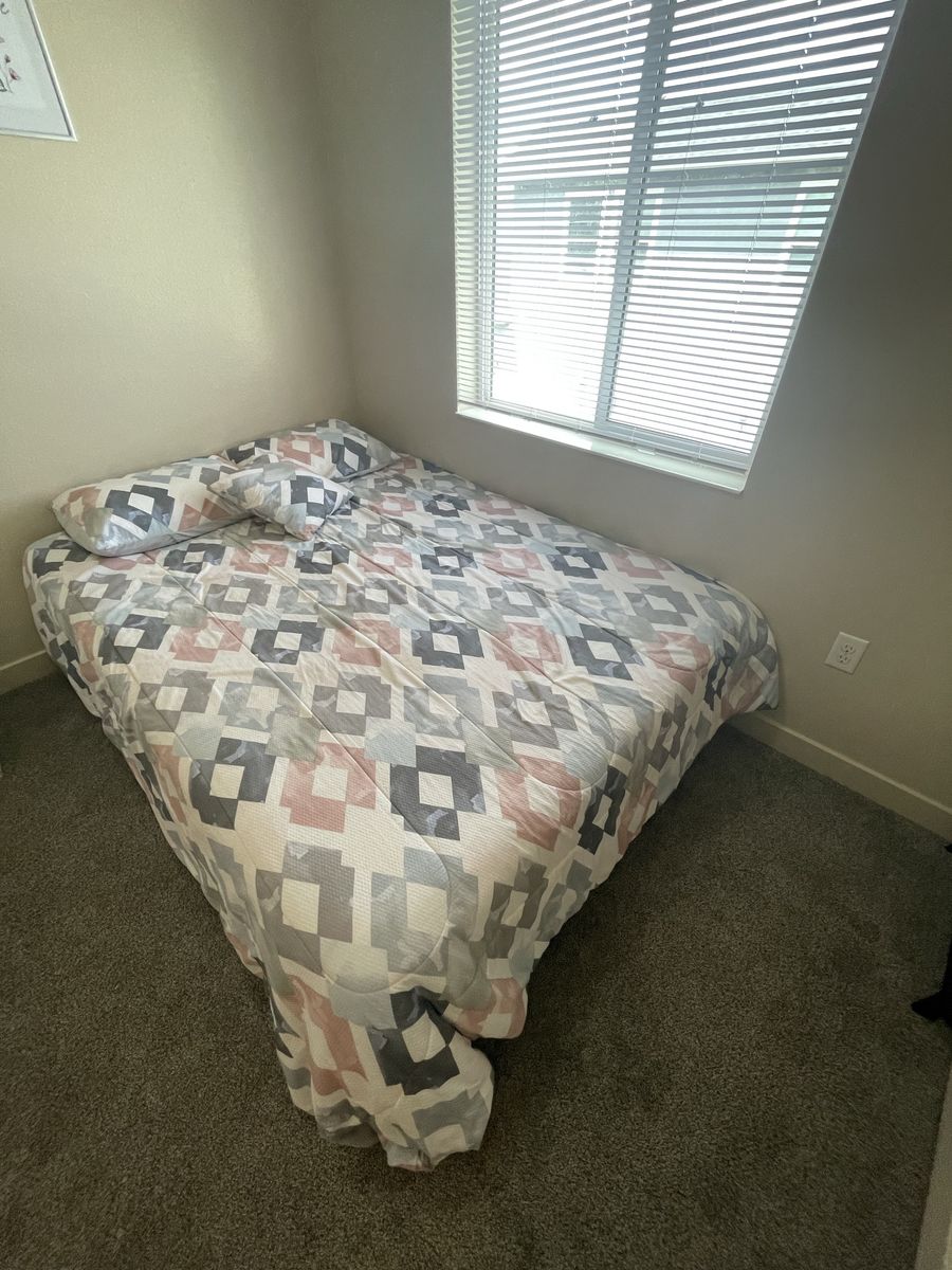 Queen Bed Set