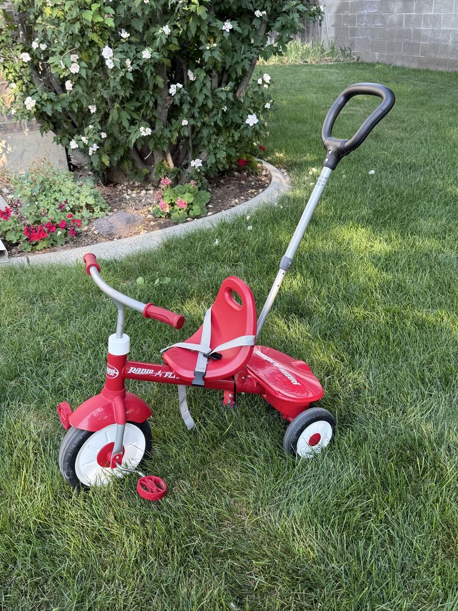 Radio Flyer Red Toddler Stroller Trike with Push Handle and Harness