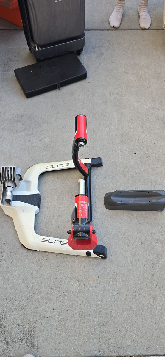 Elite Qubo Power Fluid Bike Trainer – Made in Italy Stationary Indoor Trainer with Riser