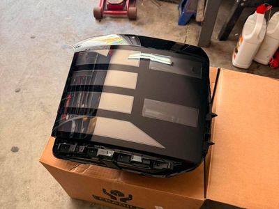 Hyundai Paliside Front Headlight Assembly (Passenger side)