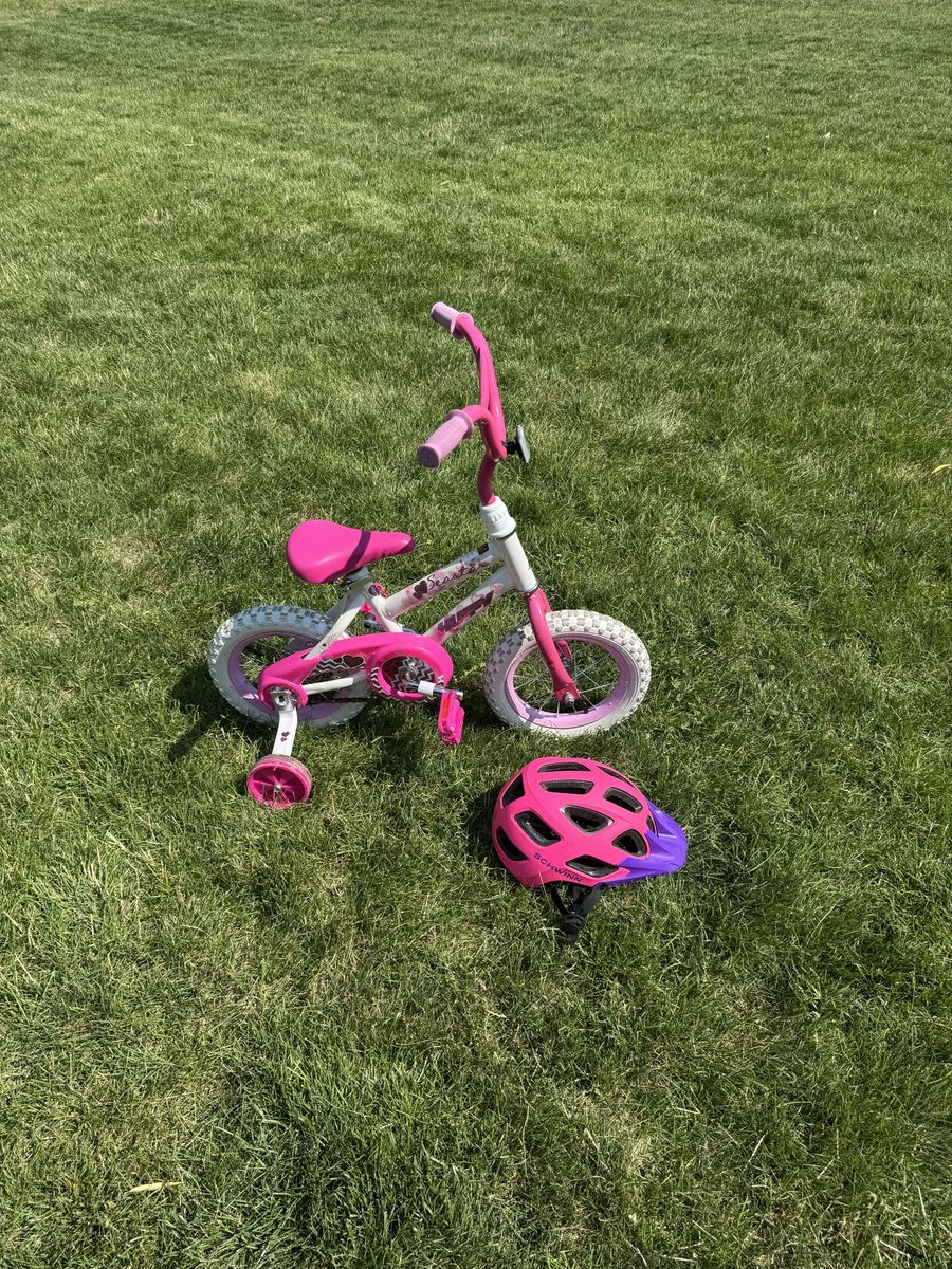 Huffy Seastar Kids Bike with Training Wheels and Schwinn Helmet Pink