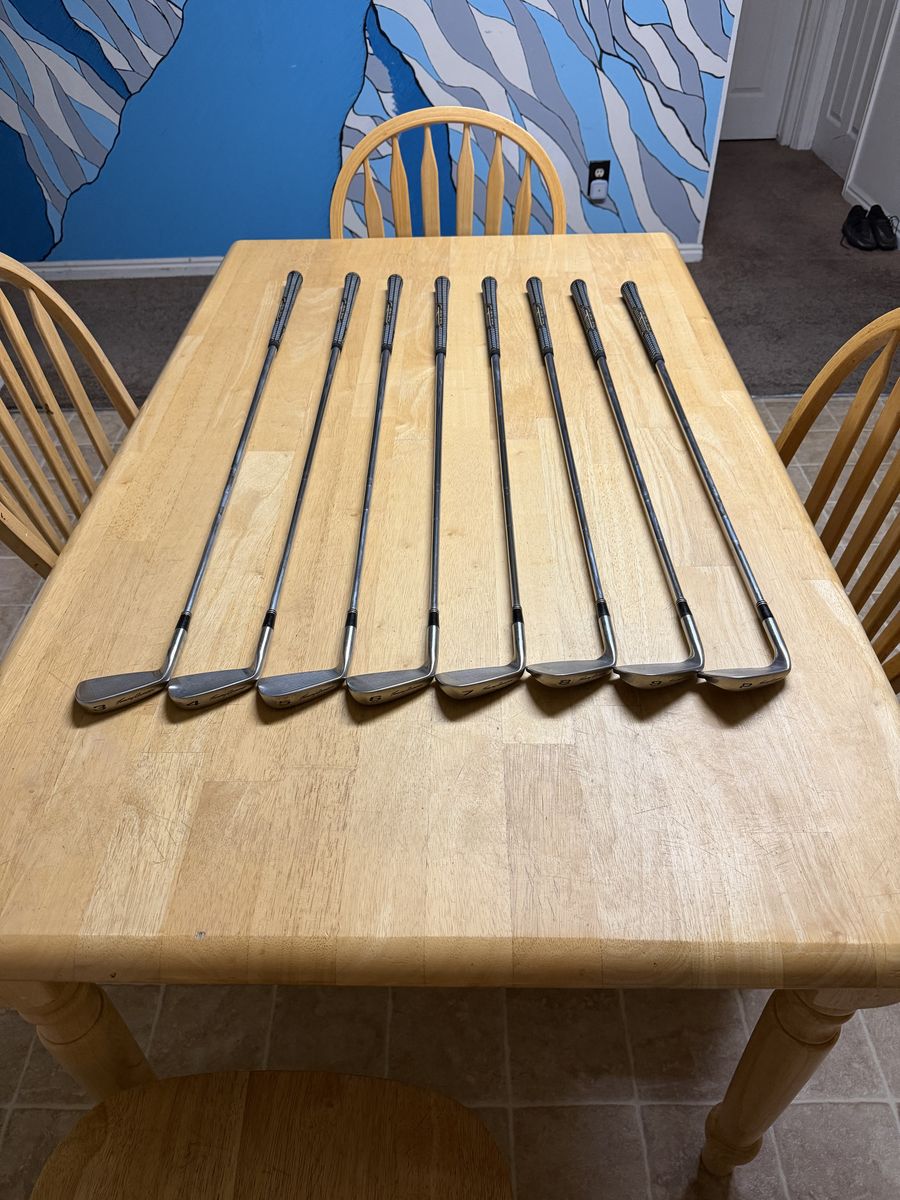 Golf Clubs. 3-PW Tommy Armour, 845, V-31, Iron Set