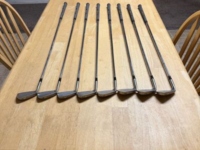 Golf Clubs. 3-PW Tommy Armour, 845, V-31, Iron Set