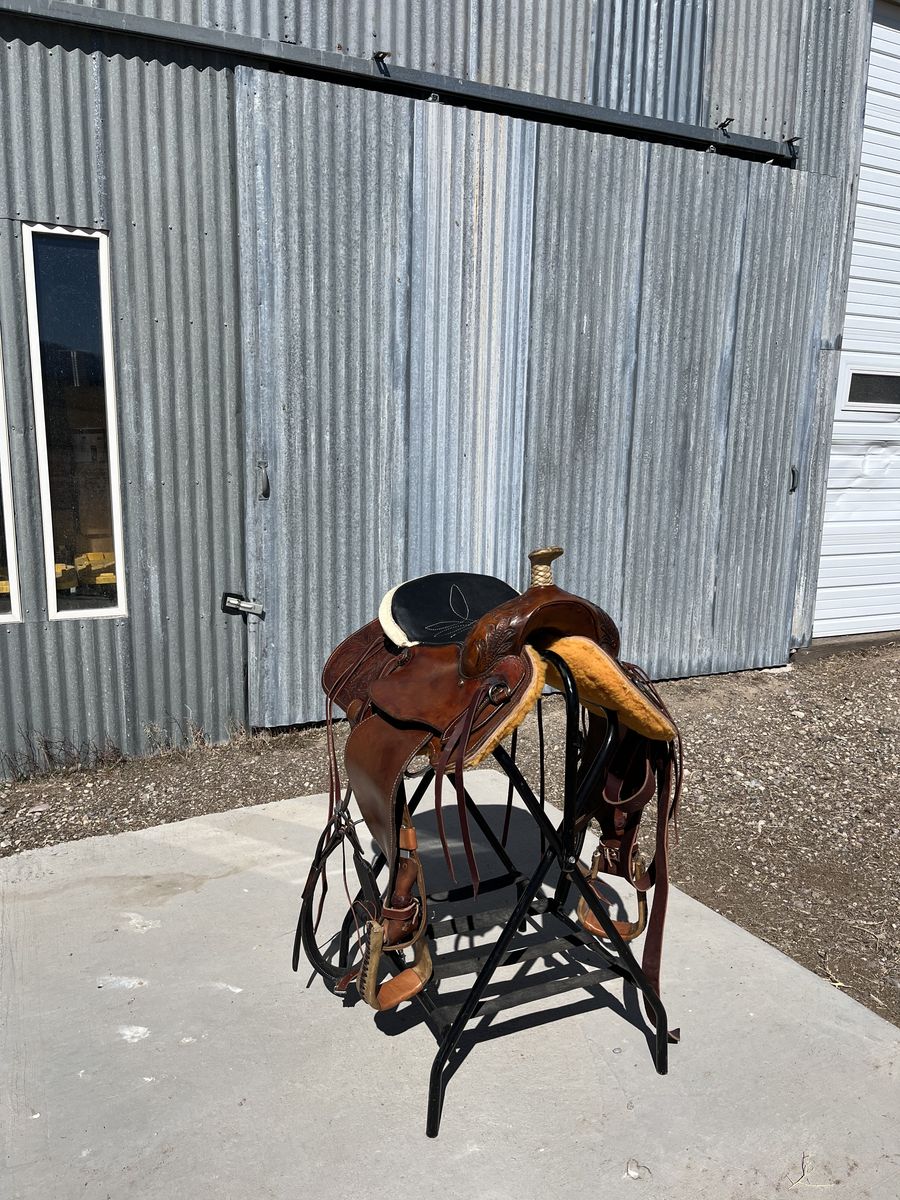 Beautiful All New Leather Western Saddle
