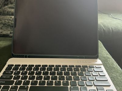 12.9 in. iPad Pro (5th gen) with 2nd gen Apple Pencil