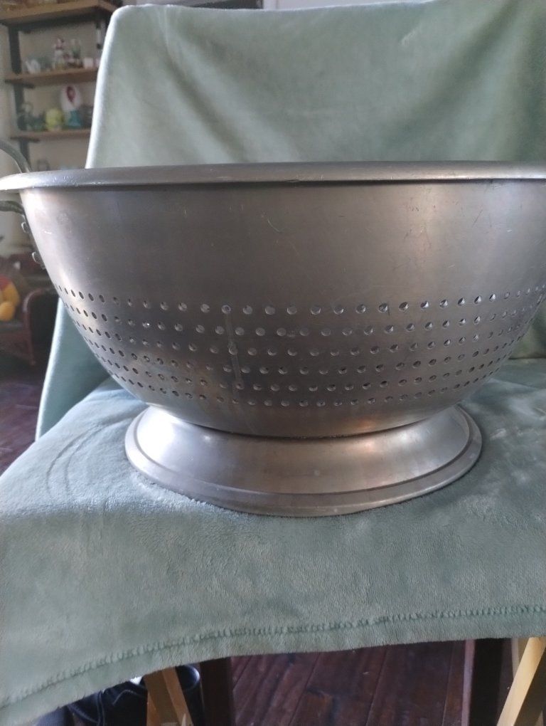 Vintage AR LEVE Aluminum Colander No. 4618 - Large 16" Diameter with Handles, Made in USA