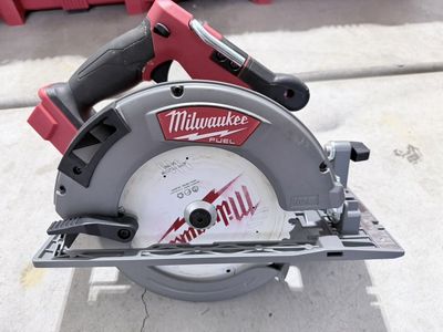 Milwaukee Fuel M18 7-1/4" Circular Saw 2732-20