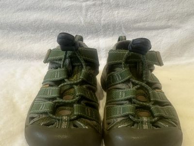 Keen Toddler Size 8 Green Wtrprf Hiking Sandals