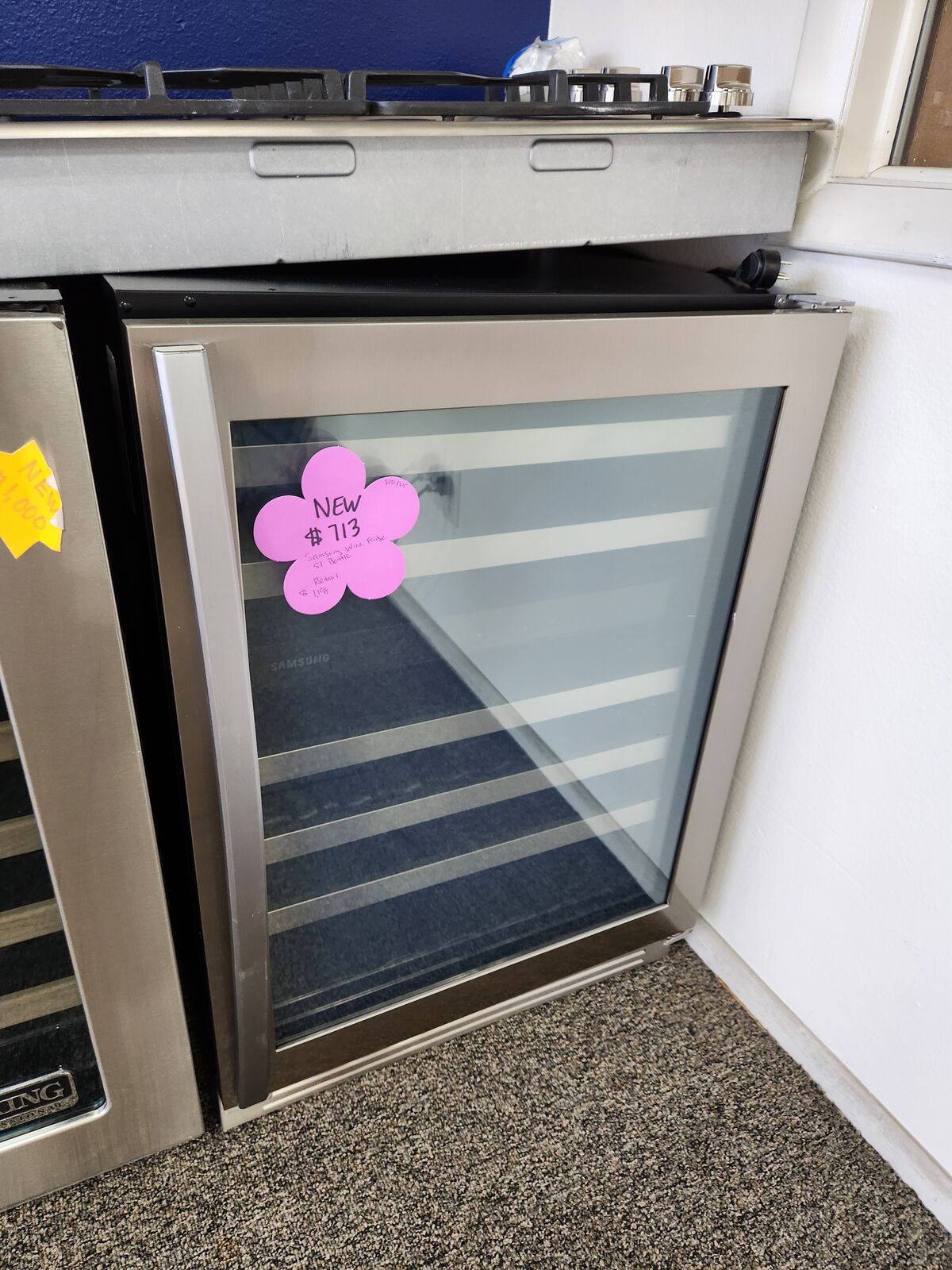 BEAUTIFUL BRAND NEW SAMSUNG STAINLESS STEEL WINE COOLER