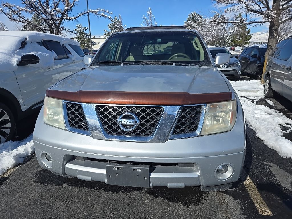 2005 NISSAN PATHFINDER SE