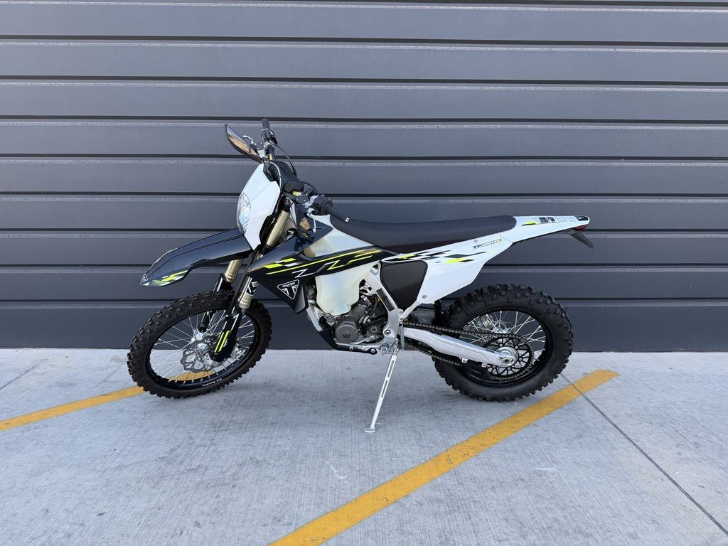 2026 Triumph TF 250-E Jet Black/Pure White