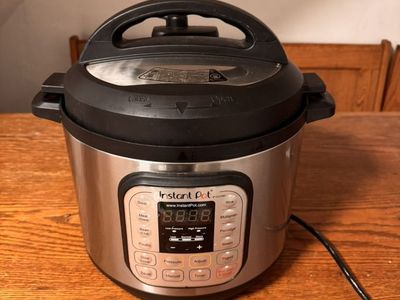 Instant Pot (Like New)