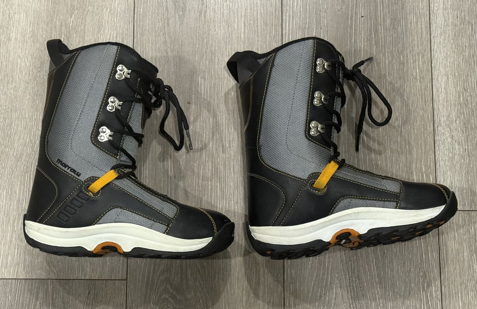 Morrow Youth Snowboard Boots SIze 4