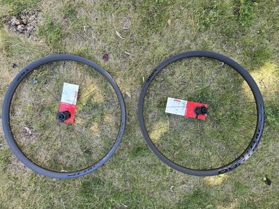 BRAND NEW Bontrager Line Pro Carbon 29er Wheelset