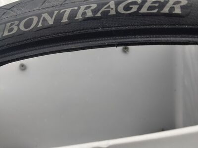 Bontrager Hard Case 700 25 Tires