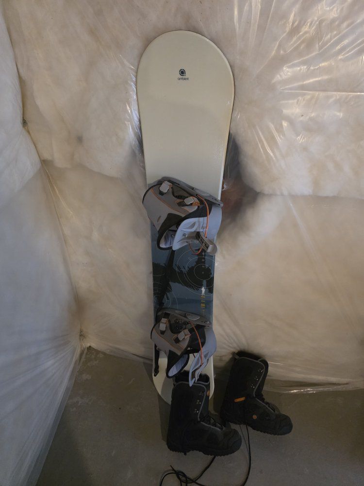 Ambient Snowboard with Bindings and Boots.