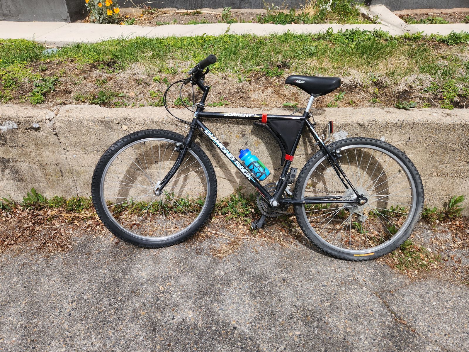 Diamond Back Sorrento mountain bike, 26-inch tires, 21-speed, tuned up works great!