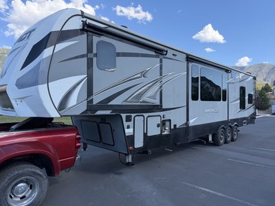 2016 KEYSTONE RV IMPACT TOY HAULER SERIES M-391