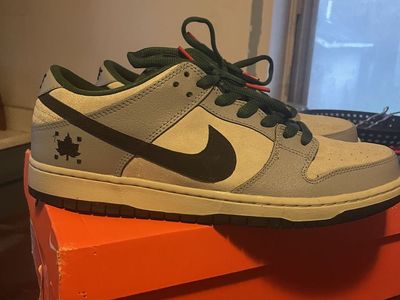 Nike SB Dunk Low Maple Leaf Central Park