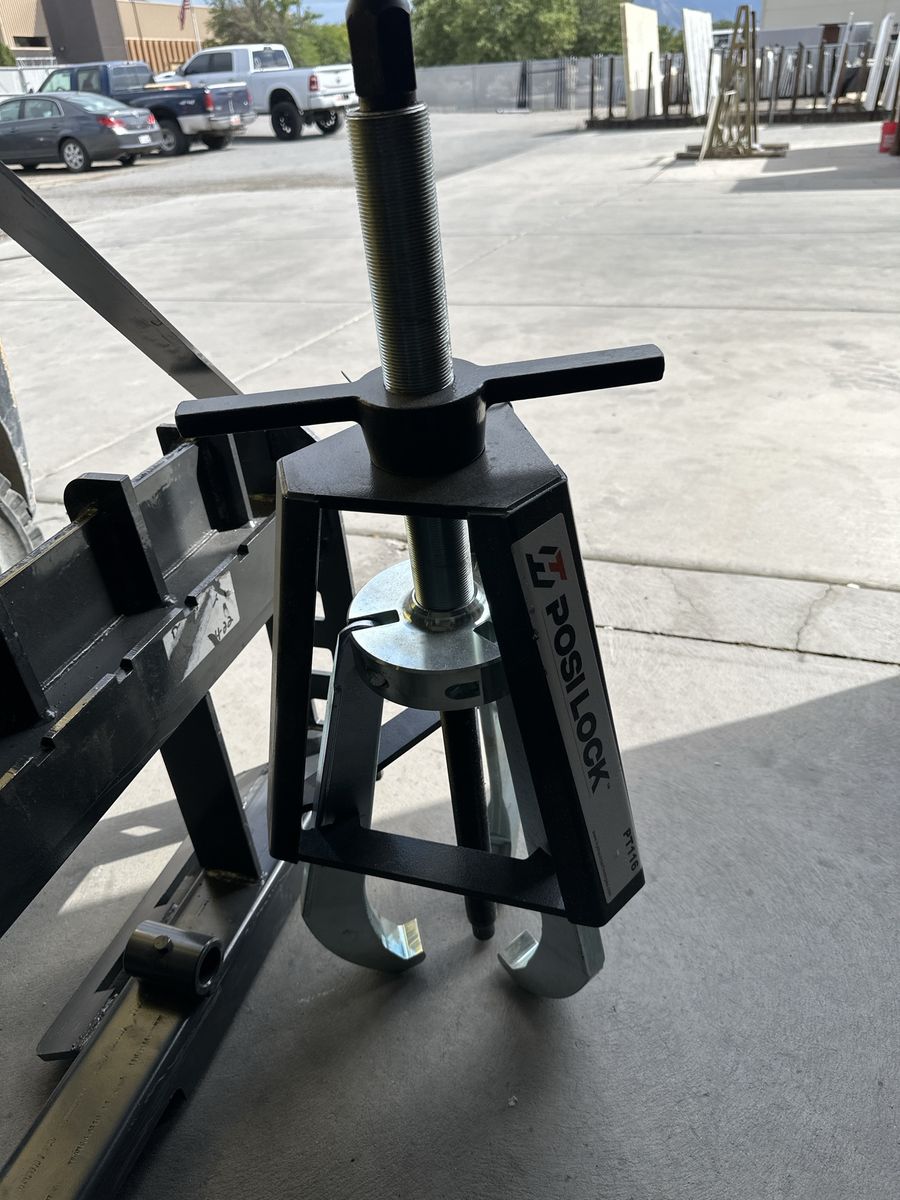 Posi Lock PT116 40-Ton 3-Jaw Manual Caged Puller - Brand New