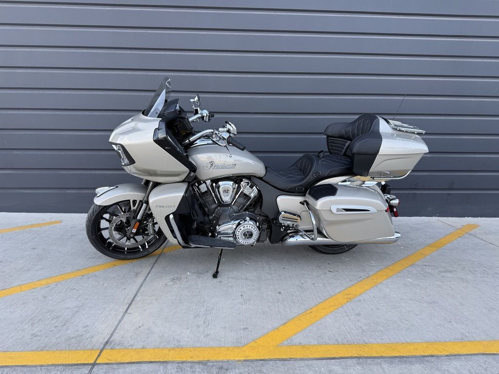 2026 Indian Motorcycle® Pursuit® Limited 112 w/PowerBand Audio Silver Quartz Metallic