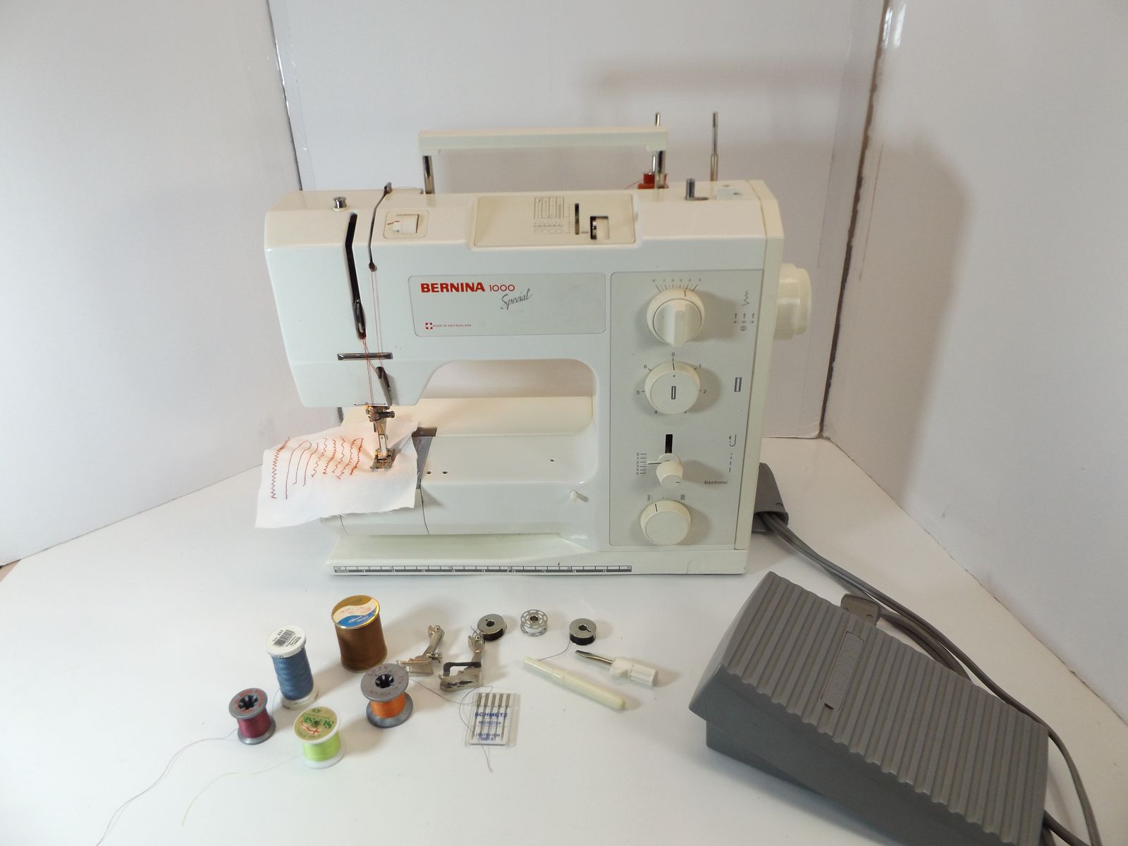 Bernina Sewing Machine Model 1000 Special with Rolling Tote Working Great