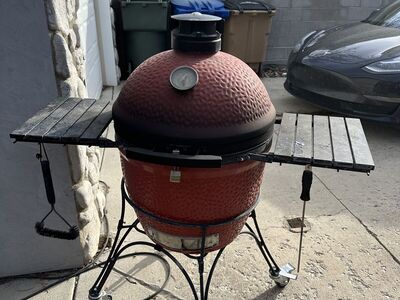 Classic Kamado Joe Series 2 grill