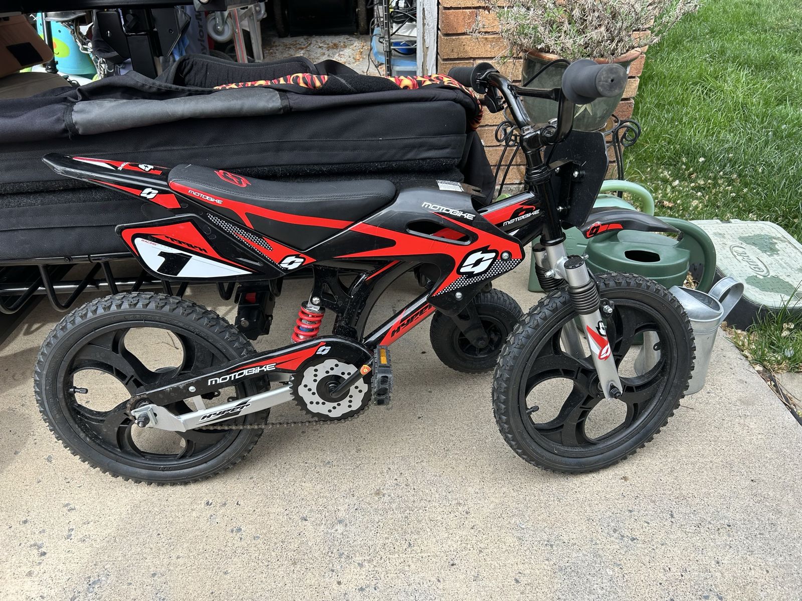 Brand New Kids Bike With Training Wheels