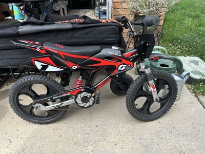 Brand New Kids Bike With Training Wheels