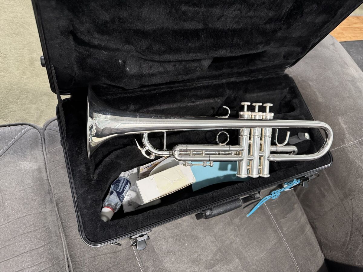 Conn 52BSP Professional Silver Bb Trumpet