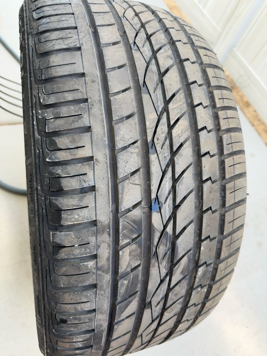 Continental CrossContact 295/40 R21 Tires