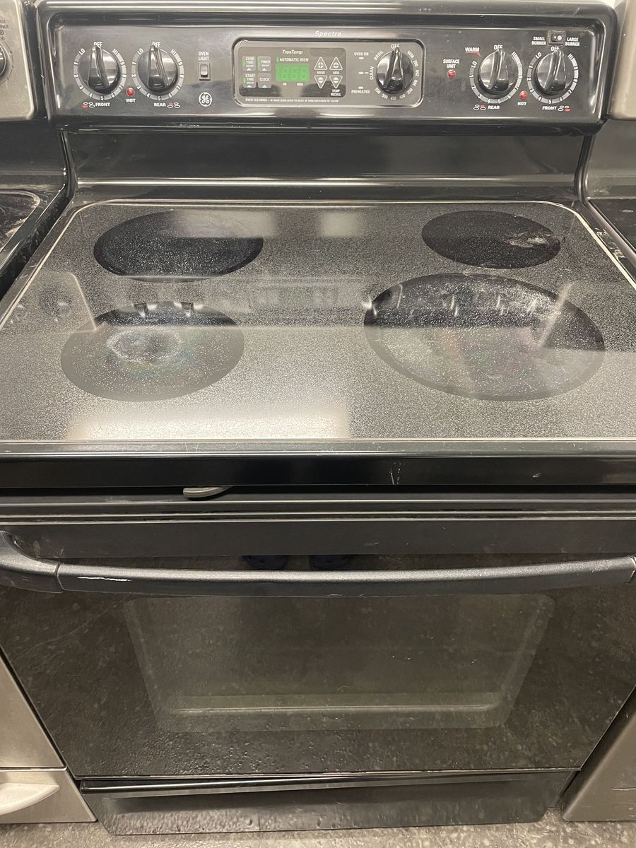 GE Spectra Range, Nice condition, Clean, Working Great, Comes With 30 Day Warranty!