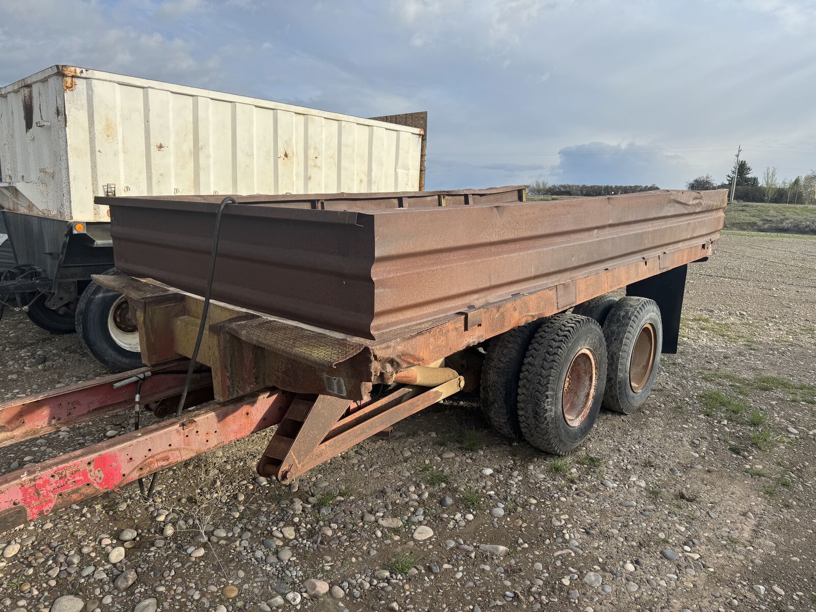 20 foot dump trailer