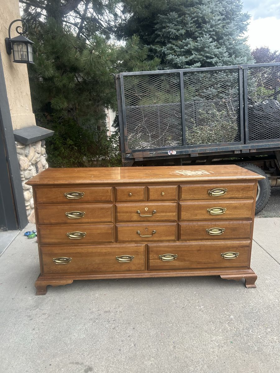 Dresser